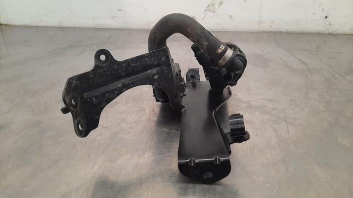 Begagnade Extra vattenpump BMW 3 serie Touring (G21) 330e 2.0 TwinPower Turbo 16V Pris € 48,40 Inklusive moms erbjuds av Autohandel Didier