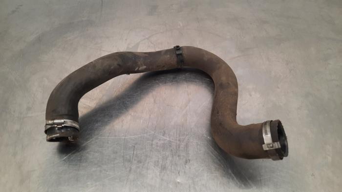 Gebrauchte Intercooler Schlauch Peugeot 3008 II (M4/MC/MJ/MR) 1.6 BlueHDi 115 Preis € 24,20 Mit Mehrwertsteuer angeboten von Autohandel Didier