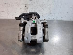 Used Rear brake calliper, right Peugeot 208 II (UB/UH/UP) 1.5 BlueHDi 100 Price on request offered by Autohandel Didier