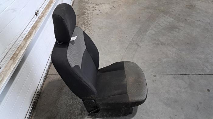 Seat, left from a Renault Kangoo Express (FW) 1.5 dCi 75 2017