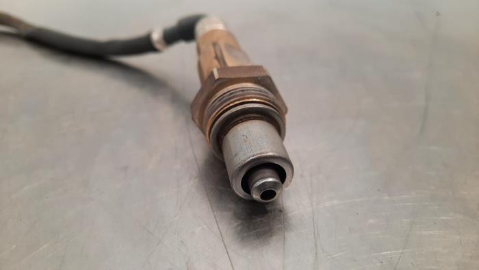 Lambda probe from a BMW 1 serie (F40) 118d 2.0 16V 2021