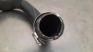 Intercooler Schlauch van een Peugeot 408 1.2 12V PureTech 130 2022