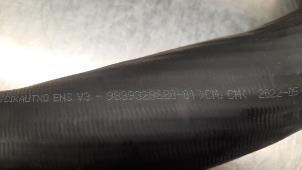 Intercooler Schlauch van een Peugeot 408 1.2 12V PureTech 130 2022