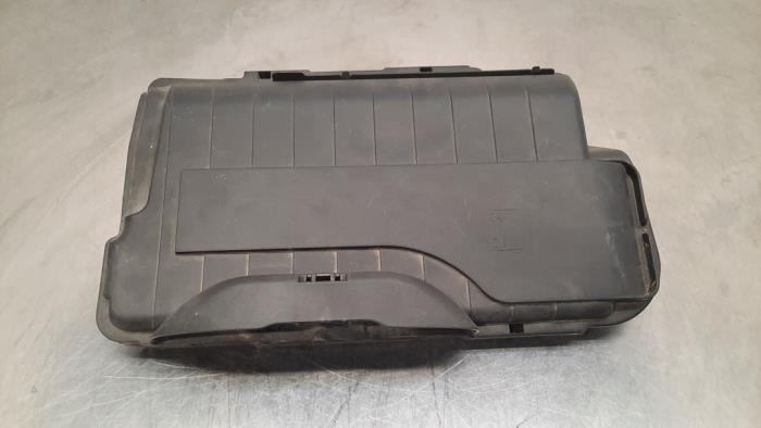 Begagnade Batterilock Infiniti Q30 (H15) 2.2d 16V Pris € 30,25 Inklusive moms erbjuds av Autohandel Didier