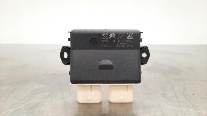 Begagnade PDC-modul Peugeot 408 1.2 12V PureTech 130 Pris € 24,20 Inklusive moms erbjuds av Autohandel Didier