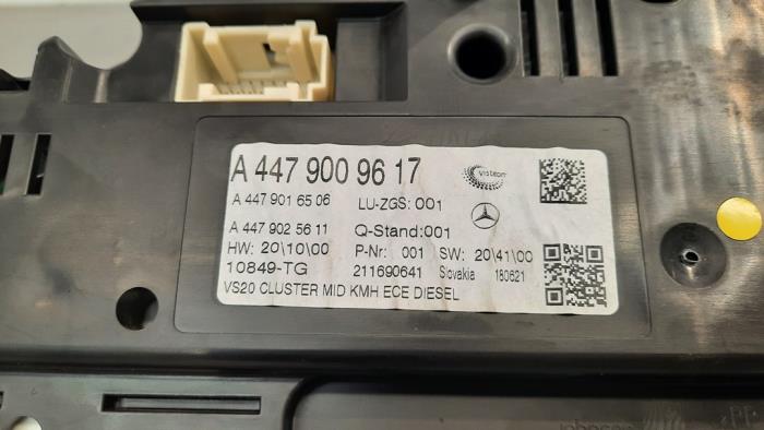 Compteur kilométrique KM d'un Mercedes-Benz Vito (447.6) 1.7 110 CDI 16V 2021