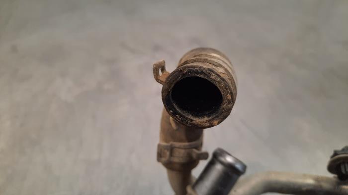 Radiator hose from a Mercedes-Benz Vito (447.6) 1.7 110 CDI 16V 2021