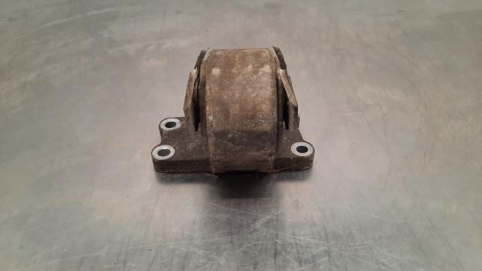 Used Engine mount Landrover Range Rover IV (LG) 4.4 SDV8 32V Price € 30,25 Inclusive VAT offered by Autohandel Didier