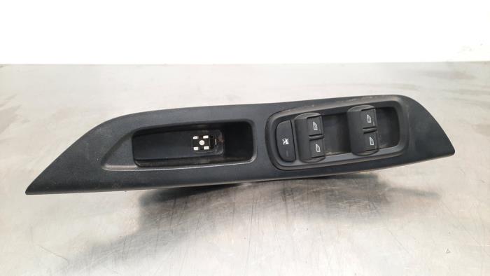 Usados Interruptor combinado de ventanillas Ford Ka+ 1.2 Precio € 42,35 IVA incluido ofrecido por Autohandel Didier