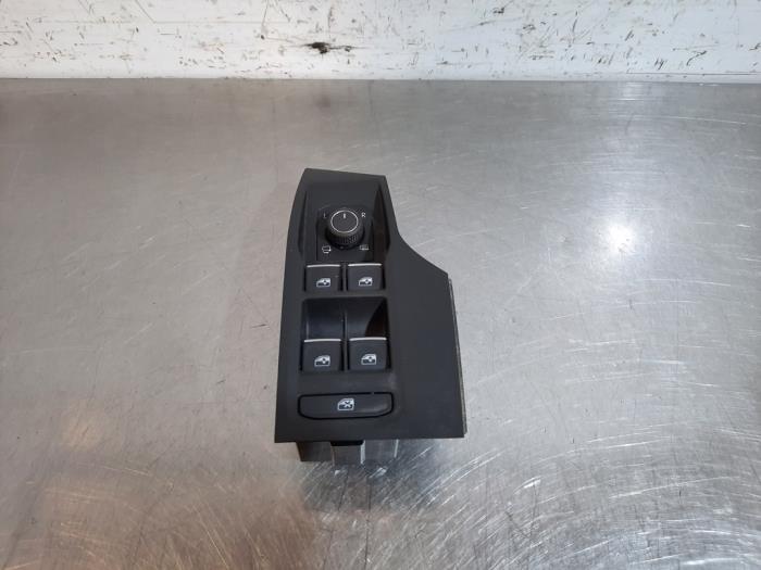 Usados Interruptor combinado de ventanillas Cupra Formentor 1.5 TSI 16V Precio € 42,35 IVA incluido ofrecido por Autohandel Didier