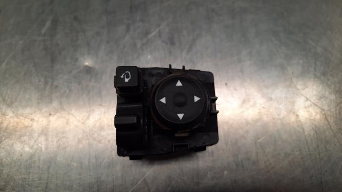 Usados Interruptor de ventanilla eléctrica Hyundai Tucson (NX) 1.6 T-GDI Hybrid 48V Precio € 48,40 IVA incluido ofrecido por Autohandel Didier