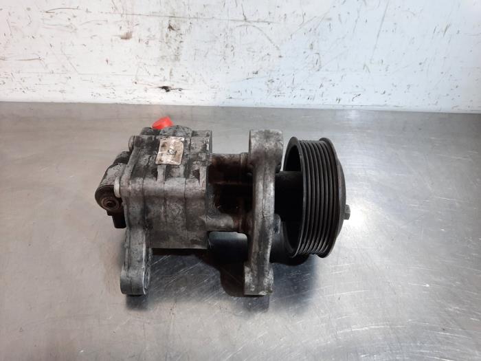 Used Power steering pump BMW X5 (E70) xDrive 50i 4.4 V8 32V Price € 332,75 Inclusive VAT offered by Autohandel Didier