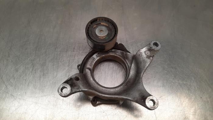 Usados Rodillo tensor correa múltiple Mercedes A (177.0) 1.3 A-180 Turbo 16V Precio € 30,25 IVA incluido ofrecido por Autohandel Didier
