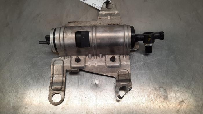 Gebrauchte Kraftstofffilter Volvo XC60 II (UZ) 2.0 D4 16V Preis € 48,40 Mit Mehrwertsteuer angeboten von Autohandel Didier