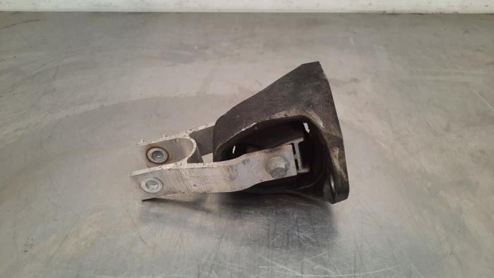 Engine mount Volvo XC60 II (UZ), 2017 2.0 D4 16V, SUV, Diesel, 1.969cc, 120kW (163pk), FWD, D4204T7, 2018-12 / 2021-12, UZAD (Used)