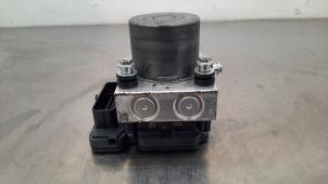 Bloc ABS d'un Renault Master III (EV/HV/UV/VA/VB/VD/VF/VG/VJ) 2.3 dCi 145 16V FWD 2021