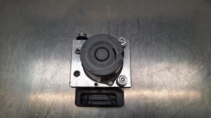 Bloc ABS d'un Renault Master III (EV/HV/UV/VA/VB/VD/VF/VG/VJ) 2.3 dCi 145 16V FWD 2021