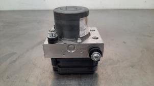 Bloc ABS d'un Renault Master III (EV/HV/UV/VA/VB/VD/VF/VG/VJ) 2.3 dCi 145 16V FWD 2021