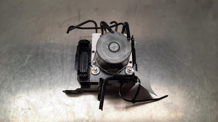 Begagnade ABS-pump Opel Astra L Sports Tourer (F4/FC/FN/FR) 1.2 Turbo 110 12V Pris € 266,20 Inklusive moms erbjuds av Autohandel Didier