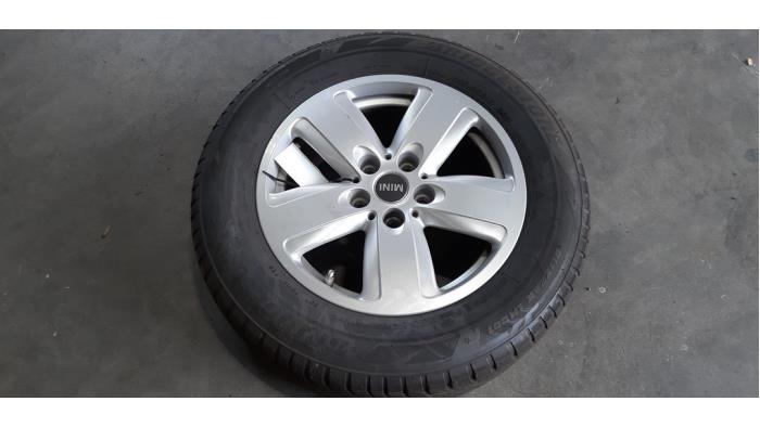 Begagnade Hjul + vinterdäck Mini Countryman (F60) 1.5 12V One D Pris € 199,65 Inklusive moms erbjuds av Autohandel Didier
