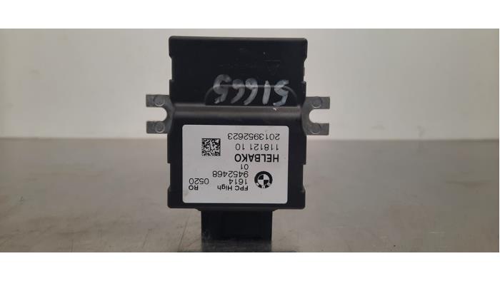 Usagé Module pompe carburant BMW X5 (G05) xDrive 30d 3.0 24V Prix € 60,50 Prix TTC proposé par Autohandel Didier