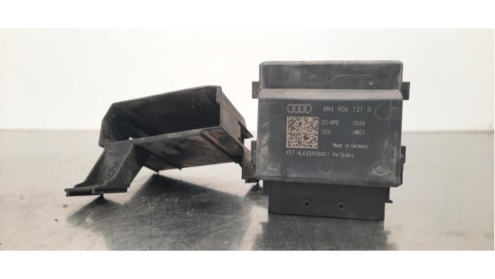 Used Electric fuel module Audi RS 6 Avant (C8) 4.0 V8 TFSI Mild Hybrid 32V Price € 60,50 Inclusive VAT offered by Autohandel Didier