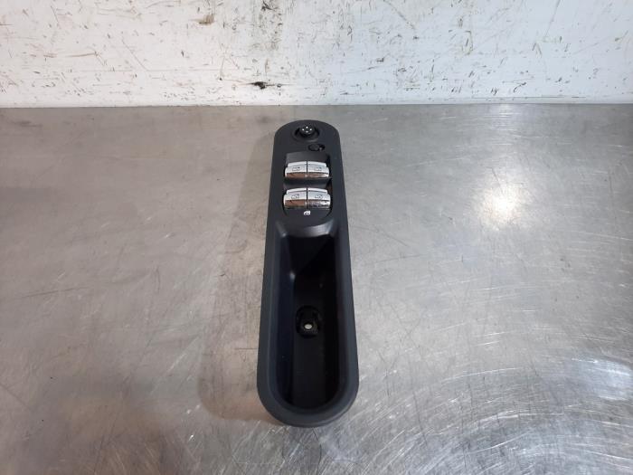Usados Interruptor combinado de ventanillas Mini Clubman (F54) 1.5 One D 12V Precio € 54,45 IVA incluido ofrecido por Autohandel Didier