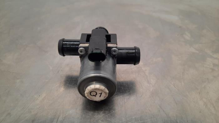 Begagnade Extra vattenpump Mercedes CLA (118.3) 1.3 CLA-250 e Turbo 16V Pris € 102,85 Inklusive moms erbjuds av Autohandel Didier