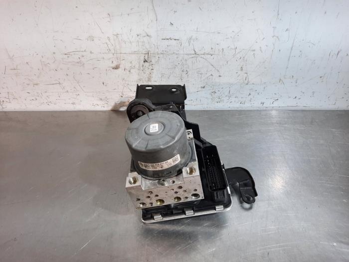 Begagnade ABS-pump Volkswagen Golf VII (AUA) 2.0 TDI 16V Pris € 60,50 Inklusive moms erbjuds av Autohandel Didier