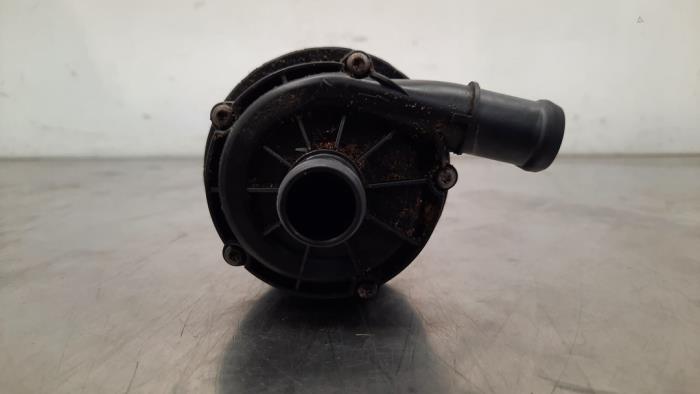 Begagnade Extra vattenpump MG Marvel R AWD Performance Pris € 60,50 Inklusive moms erbjuds av Autohandel Didier