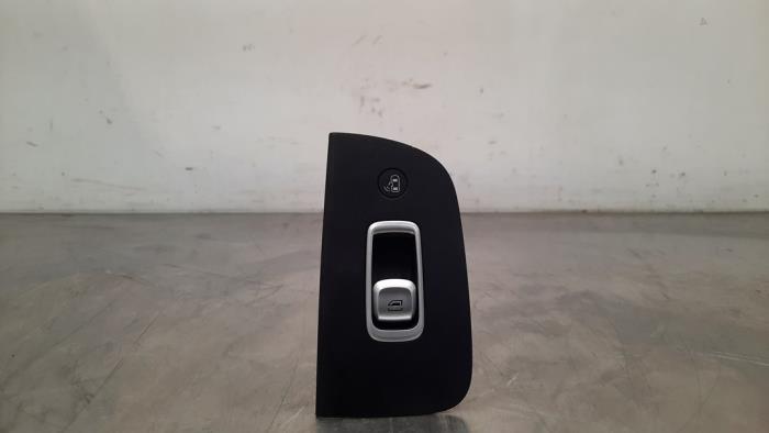 Usados Interruptor combinado de ventanillas MG Marvel R AWD Performance Precio € 42,35 IVA incluido ofrecido por Autohandel Didier