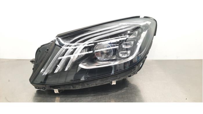 Używane Reflektor lewy Mercedes S (222.0/222.1) 3.0 S-350d 4-Matic Cena € 1.331,00 Z VAT oferowane przez Autohandel Didier