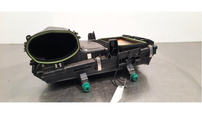Begagnade Luftfilterhus Mercedes S (222.0/222.1) 3.0 S-350d 4-Matic Pris € 60,50 Inklusive moms erbjuds av Autohandel Didier