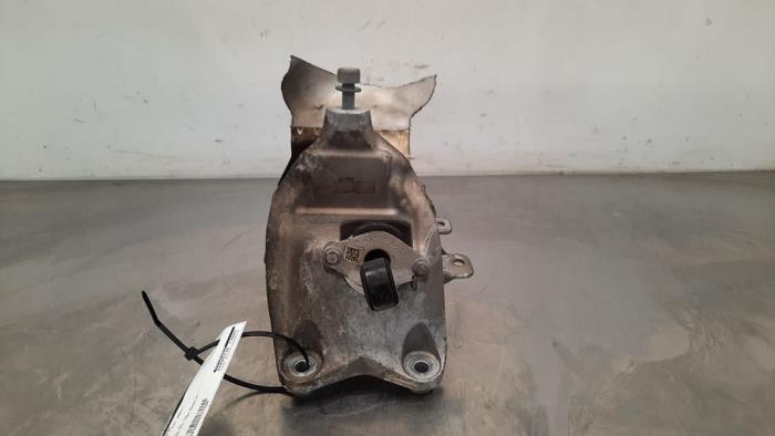 Usagé Support moteur Audi A6 Avant (C8) 2.0 16V 55 TFSI e Hybrid Quattro Prix € 42,35 Prix TTC proposé par Autohandel Didier