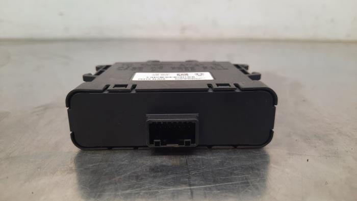 Usagé Module Gateway Renault Express 1.5 dCi 95 Prix € 60,50 Prix TTC proposé par Autohandel Didier