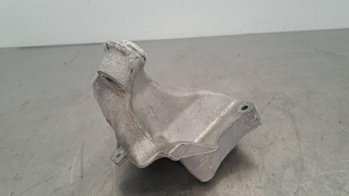 Engine mount Mercedes Sprinter 3,5t (907.6/910.6), 2018 315 CDI 2.0 D RWD, Delivery, Diesel, 1.950cc, 110kW (150pk), RWD, OM654920, 2020-06, 907.631; 907.633; 907.635; 907.637 (Used)