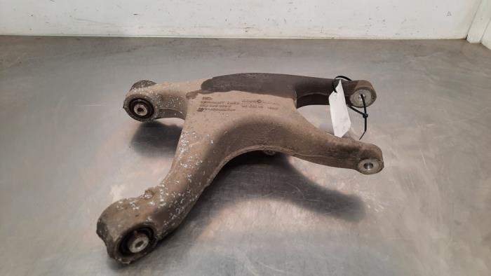 Rear wishbone, right from a Audi A6 Avant (C7) 3.0 TDI V6 24V biturbo Quattro 2016