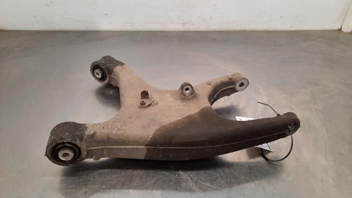 Rear wishbone, right from a Audi A6 Avant (C7) 3.0 TDI V6 24V biturbo Quattro 2016