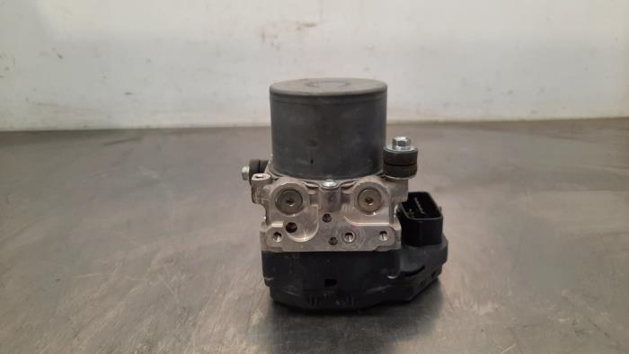 Used ABS pump Mitsubishi L-200 2.5 DI-D Price € 266,20 Inclusive VAT offered by Autohandel Didier