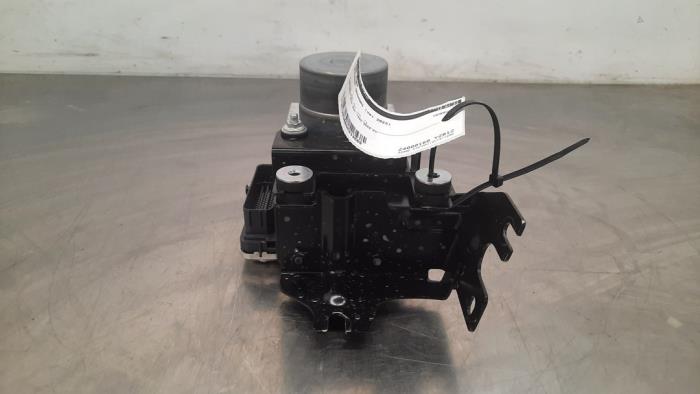 Begagnade ABS-pump Nissan Qashqai (J12) 1.3 DIG-T MHEV 16V Pris € 532,40 Inklusive moms erbjuds av Autohandel Didier