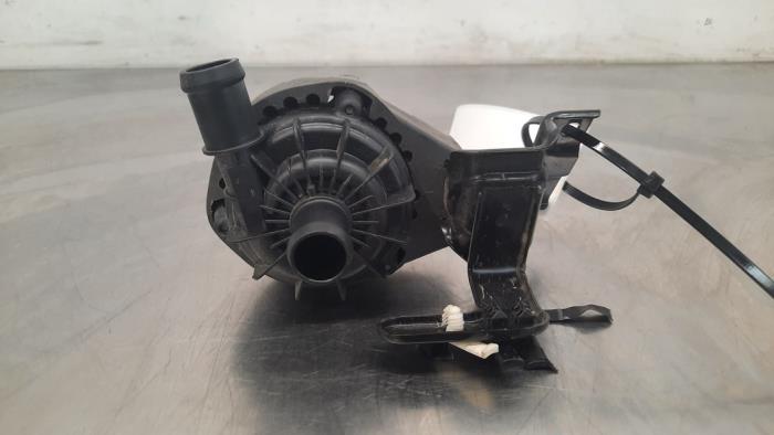 Begagnade Extra vattenpump Volkswagen ID.3 (E11/E12) Pro S 77 kWh Pris € 30,25 Inklusive moms erbjuds av Autohandel Didier
