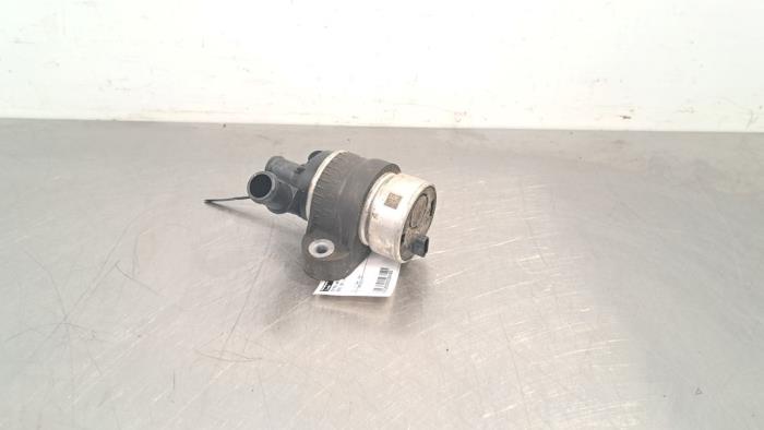 Begagnade Extra vattenpump Audi Q5 Sportback (FYS/FYT) 2.0 35 TDI Mild hybrid 16V Pris € 133,10 Inklusive moms erbjuds av Autohandel Didier