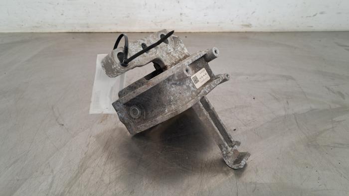 Used Engine mount Volkswagen Golf VII (AUA) 2.0 GTD 16V Price € 42,35 Inclusive VAT offered by Autohandel Didier