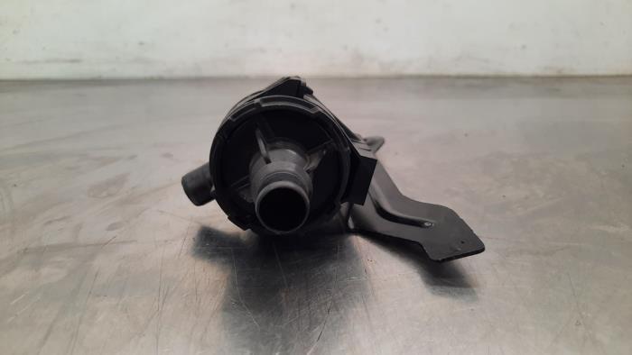 Begagnade Extra vattenpump Renault Trafic (1FL/2FL/3FL/4FL) 2.0 dCi 16V 150 Pris € 60,50 Inklusive moms erbjuds av Autohandel Didier