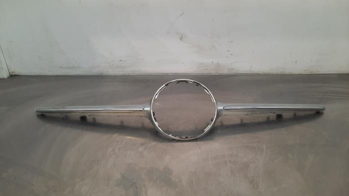 Begagnade Dekorstripe Mercedes A (W176) 1.6 A-180 16V Pris € 36,30 Inklusive moms erbjuds av Autohandel Didier