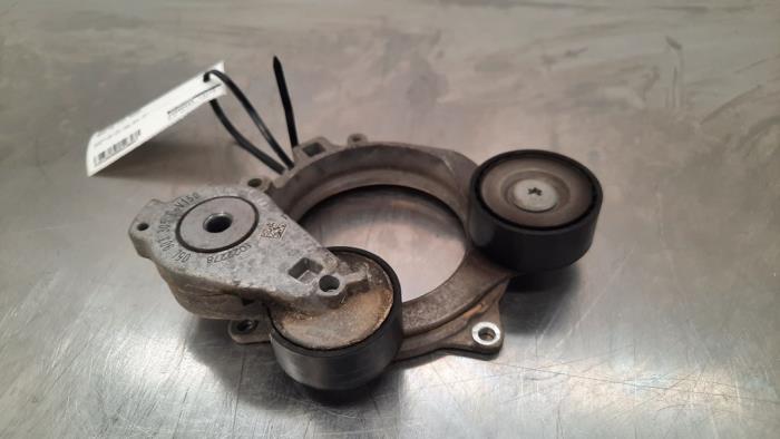 Used Alternator upper bracket Audi A6 Avant (C8) 2.0 40 TDI Mild Hybrid Price € 133,10 Inclusive VAT offered by Autohandel Didier