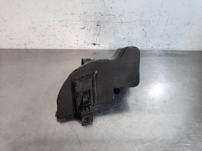 Begagnade Lufttratt Peugeot 208 I (CA/CC/CK/CL) 1.5 BlueHDi 100 Pris € 36,30 Inklusive moms erbjuds av Autohandel Didier