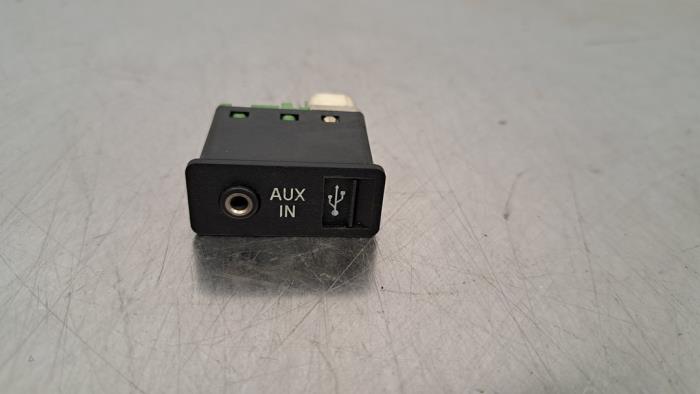 AUX in-socket connector