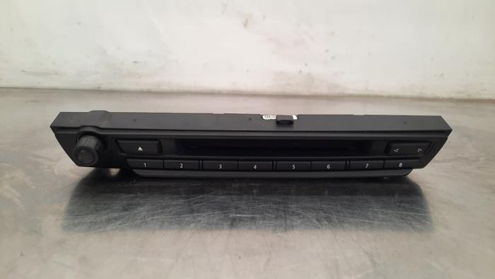 Używane Panel obslugi radia BMW X6M (E71/72) 4.4i V8 Turbo 32V Cena € 102,85 Z VAT oferowane przez Autohandel Didier