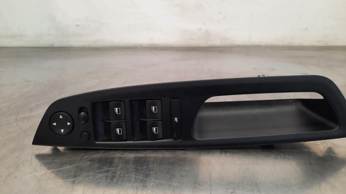 Usados Interruptor combinado de ventanillas BMW X6M (E71/72) 4.4i V8 Turbo 32V Precio € 60,50 IVA incluido ofrecido por Autohandel Didier